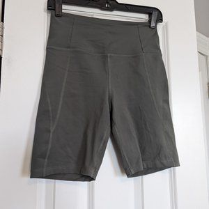 High-rise bike short (Thyme) - M - girlfriend collective